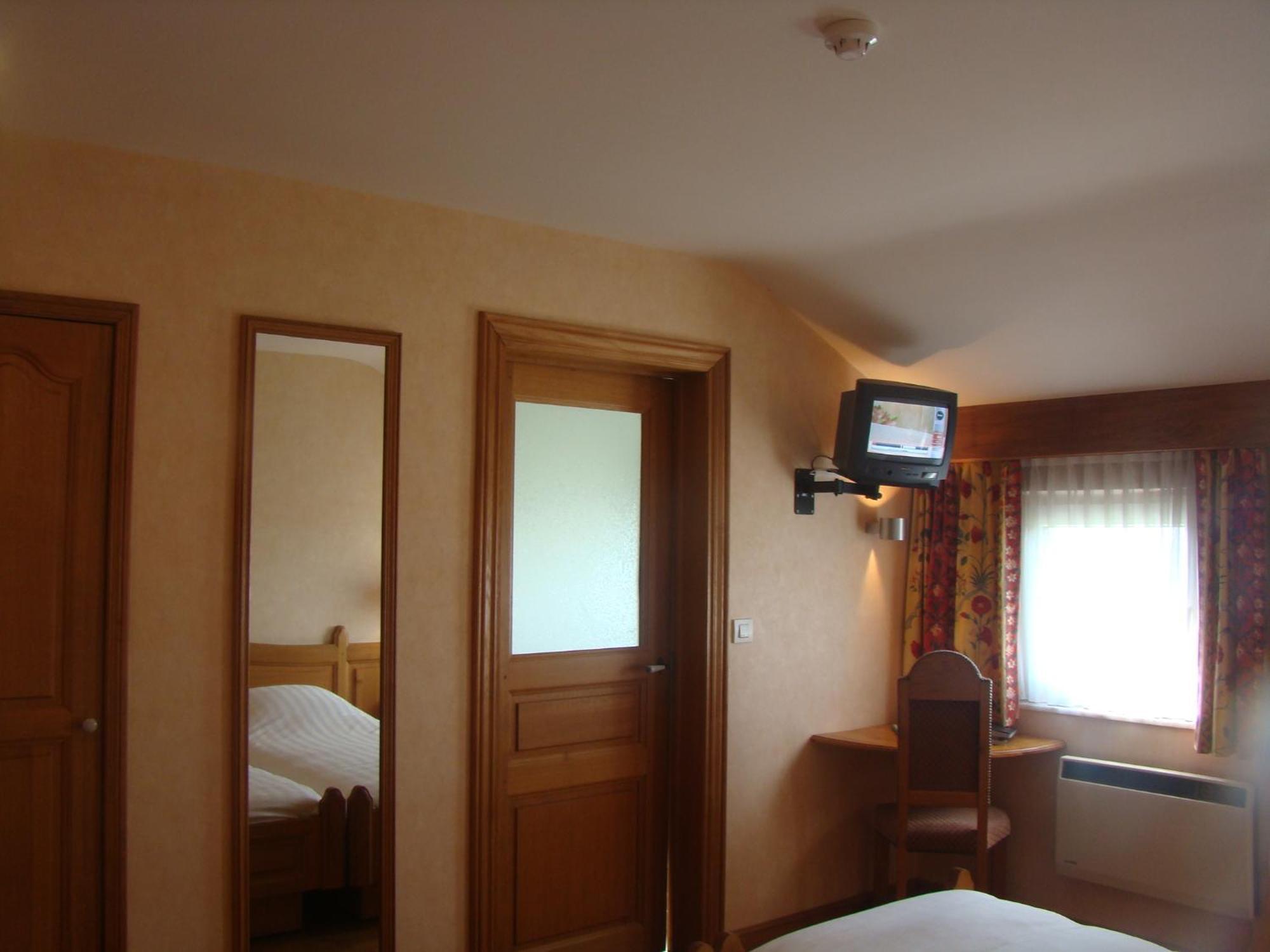 Hotel Restaurant N 4 마르테란제 외부 사진