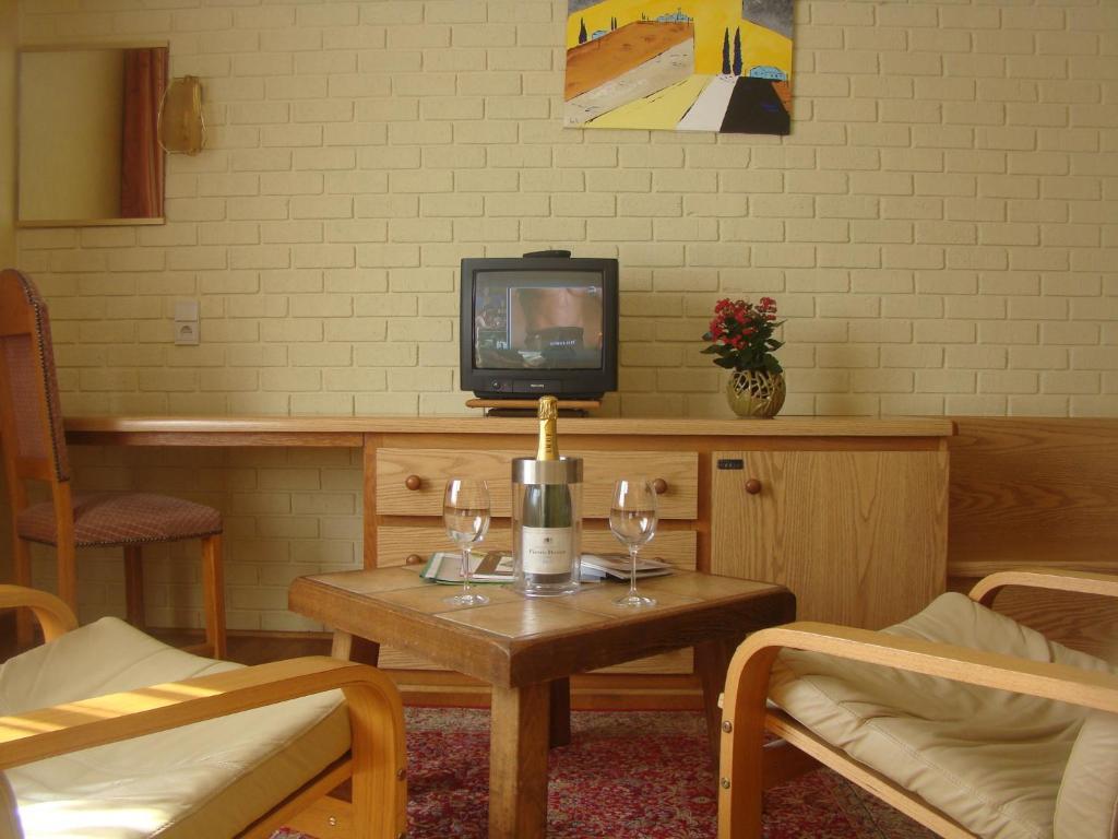 Hotel Restaurant N 4 마르테란제 외부 사진